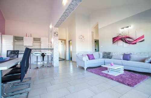 Brodarica Villa | Spacious 5-bedroom villa in charming Šibenik with swimming pool, mini wellness