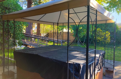 Cloverdale House | Spacious 5-bedroom wine country retreat in downtown Cloverdale