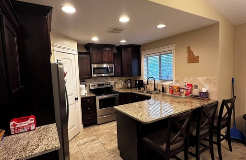 Idaho Falls House | Spacious 5 bedrooms for Xmas; Family Retreat in Idaho Falls; Close to Recreation