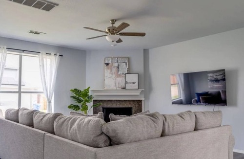 Rowlett House | Spacious 5 beds! Foosball, Poker Table, Gameroom