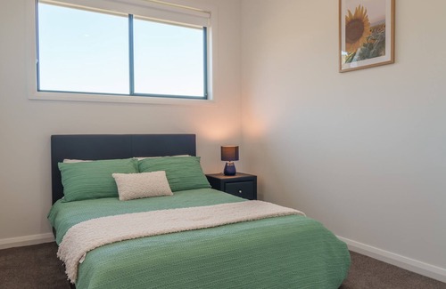 Cobbitty House | Spacious 5 Br 3 Ba Modern house Cobbitty