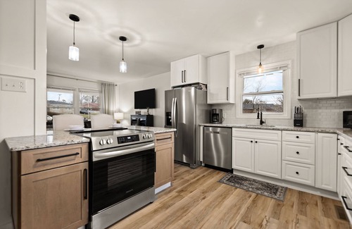 Lexington House | Spacious 5-BR House w/WiFi, Theater, Laundry, Fully Stocked Kitchen, & Patio