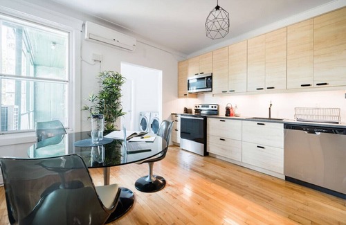 Sainte-Marie Apartment | Spacious 5-BR Retreat | Perfect for Families & Groups | Prime Location