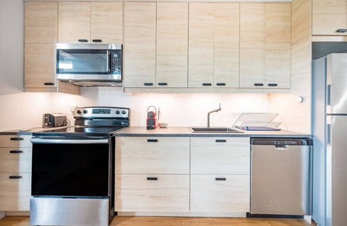Sainte-Marie Apartment | Spacious 5-BR Retreat | Perfect for Families & Groups | Prime Location