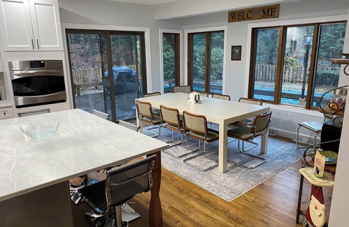 Saratoga Springs House | Spacious 5 BR with tennis/pickleball court . Close to the track and Pet friendly