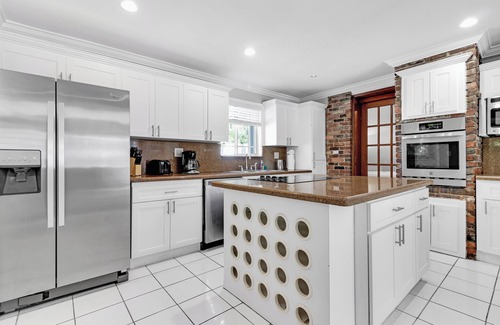 El Portal House | Spacious 5BR/2BA Home in FL with Pool!