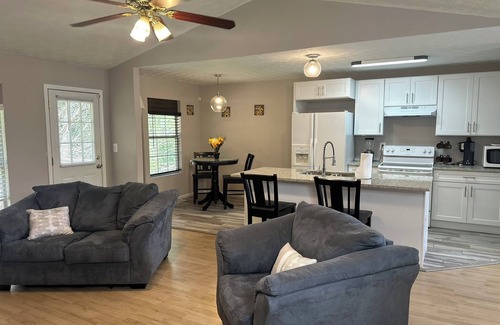Decatur House | Spacious 5BR/3BA haven on a quiet cul-de-sac, just minutes to downtown