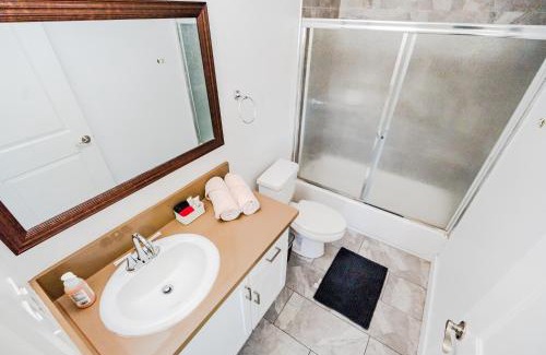 Los Angeles Apartment | Spacious 5BR 3BA Home with Free Parking and WiFi 10 Minutes to Downtown LA Perfect for Large Groups
