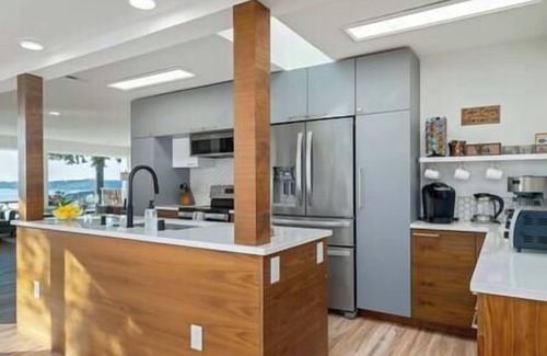 University Place House | Spacious 5BR/4BA: Water Views, Mobility Friendly, 1blk fr Chamber Bay Golf & Pk