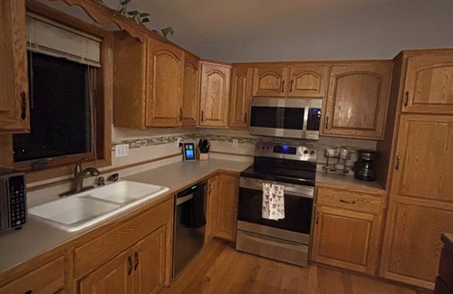 Douglas County House | Spacious 5BR Getaway, Hot Tub + Cozy Vibes All Year Round