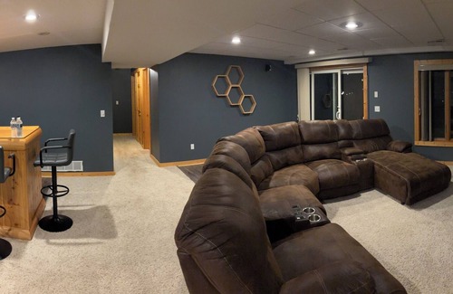Douglas County House | Spacious 5BR Getaway, Hot Tub + Cozy Vibes All Year Round