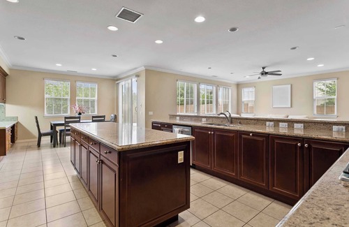 Eastvale House | Spacious 5BR Home in Eastvale Chef's Kitchen, Backyard & Prime Location #40809