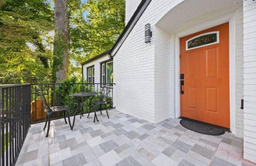 Church Street House | Spacious 5BR Yard Access Grant Park