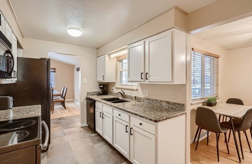 Scenic Heights House | Spacious 6 BD 3 BT 2 KT Retreat | Old Town Arvada