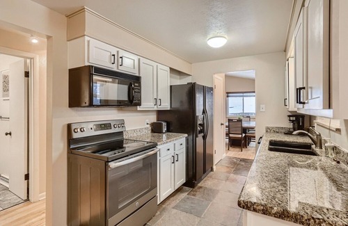 Scenic Heights House | Spacious 6 BD 3 BT 2 KT Retreat | Old Town Arvada
