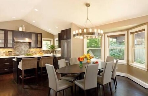 Aspen House | Spacious 6 Bedroom Aspen Core Home, Hot Tub, Gym!