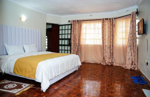 Ongata Rongai Bed & Breakfast | Spacious 6-Bedroom Home near Maasai Lodge