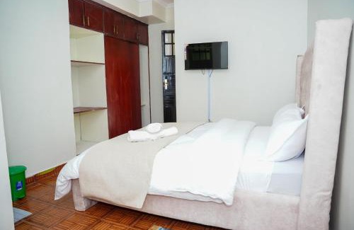 Ongata Rongai Bed & Breakfast | Spacious 6-Bedroom Home near Maasai Lodge
