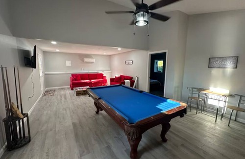 Bronston House | Spacious 6-bedroom house in welcoming Bronston, minutes to Lake Cumberland
