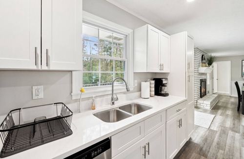 Clarkdale House | Spacious 6-bedroom house with AC, WiFi in tranquil Mableton