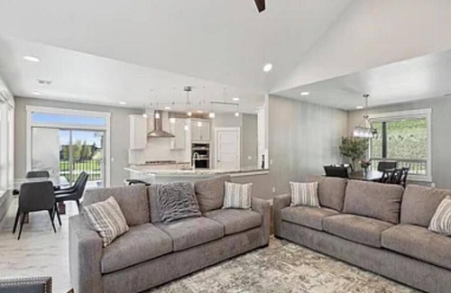 Missoula House | Spacious 6-bedroom house in delightful Lolo