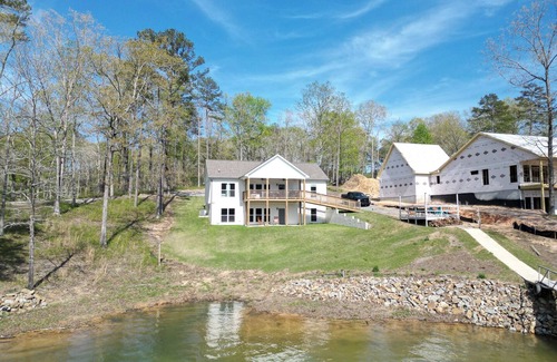 Arley House | Spacious 6-bedroom house on beautiful Lewis Smith Lake
