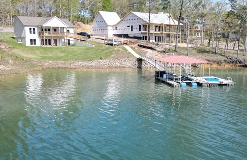 Arley House | Spacious 6-bedroom house on beautiful Lewis Smith Lake