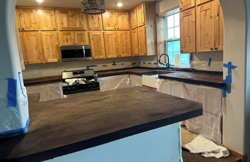 Winthrop House | Spacious 6-bedroom lodge/house overlooking charming Winthrop with WiFi, AC
