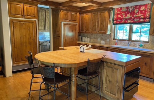 Sun Valley House | Spacious 6-bedroom luxury lodge-like Gimlet estate in world renowned Sun Valley.
