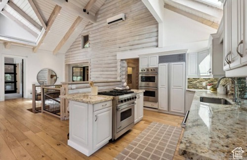 Pinebrook Ski Chalet | Spacious 6-bedroom mountain chalet in Park City with pool