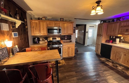 Canandaigua House | Spacious 6-bedroom house in awesome Canandaigua with WiFi, AC