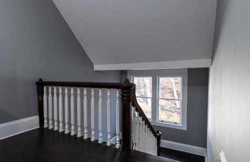 Springfield House | Spacious 6-bedroom house with AC, WiFi in charming Springfield