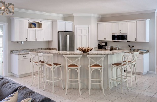 Harbor Springs House | Spacious 6 BR Harbor Springs home- walk to town, short drive to beaches/slopes!