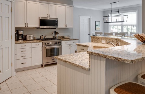 Harbor Springs House | Spacious 6 BR Harbor Springs home- walk to town, short drive to beaches/slopes!