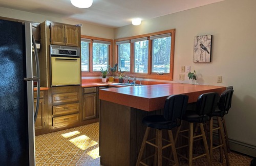 Moultonborough House | Spacious 6-BR Lakehouse Retreat ~ Day Dock Lake Views PrivateBeach 5min walk