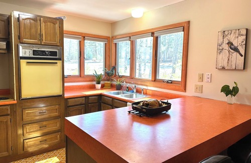 Moultonborough House | Spacious 6-BR Lakehouse Retreat ~ Day Dock Lake Views PrivateBeach 5min walk