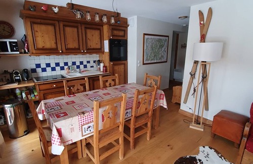 Cohennoz Apartment | Spacious 6-Person Apartment with Pool, Balcony, and Parking