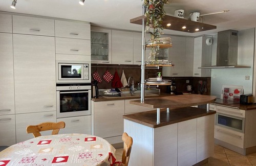 Cohennoz Apartment | Spacious 6-Person Apartment with Pool, Balcony, & Parking in Crest-Voland