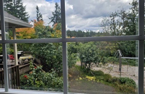 Oregon City House | Spacious 6BR Home with Bonus Rooms, Office Space, Gym, and Sport Court