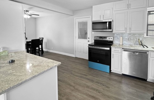 Mesquite House | Spacious 6BR Retreat 15 Mins to Downtown Dallas