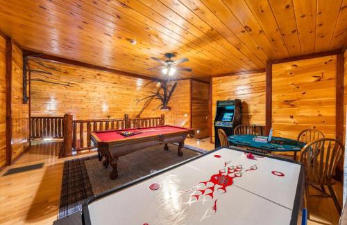 Cosby House | Spacious 6BR w Pool Theater & Hot Tub