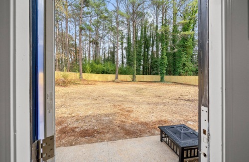 Church Street House | Spacious 7-bedroom building in amazing Atlanta with WiFi