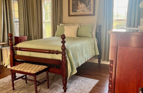 New Haven Other | Spacious 7-bedroom Farmhouse in New Haven - On Bourbon Trail!