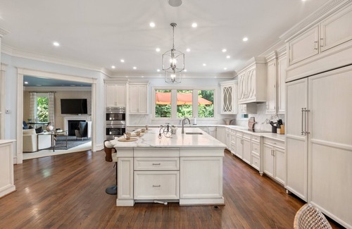 Jefferson Manor House | Spacious 7-bedroom house with water views, AC, Heat, WiFi in charming Alexandria