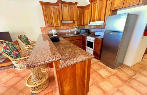 San Pedro Condo | Spacious 7BR Beach Retreat - Ideal for Events