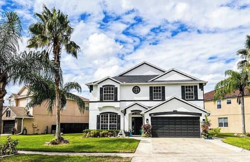 Vista East House | Spacious 7BR Home w/Lakeview & Hidden Rooms