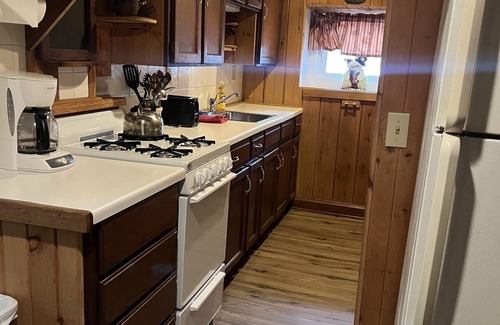 Great Valley Ski Chalet | Spacious 8 Bdrm Chalet set up for entertaining!