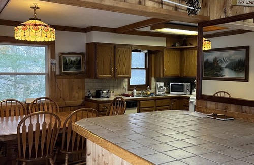 Great Valley Ski Chalet | Spacious 8 Bdrm Chalet set up for entertaining!