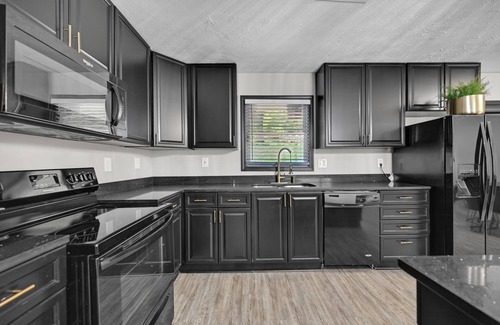 Ellenwood House | *Spacious 8 beds home 15 mins from Downtown*