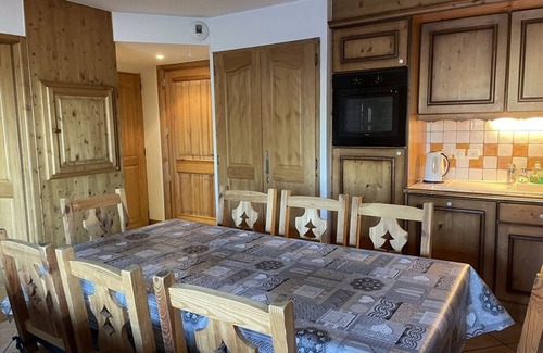 Cohennoz Apartment | Spacious 8-Person Apartment with Terrace, Pool & Wi-Fi in Crest-Voland
